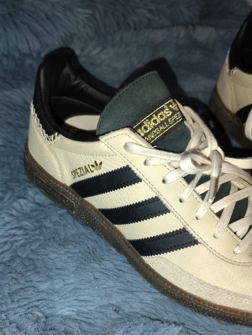 adidas Spezial Men’s Cream & Black Low-Top Sneakers
